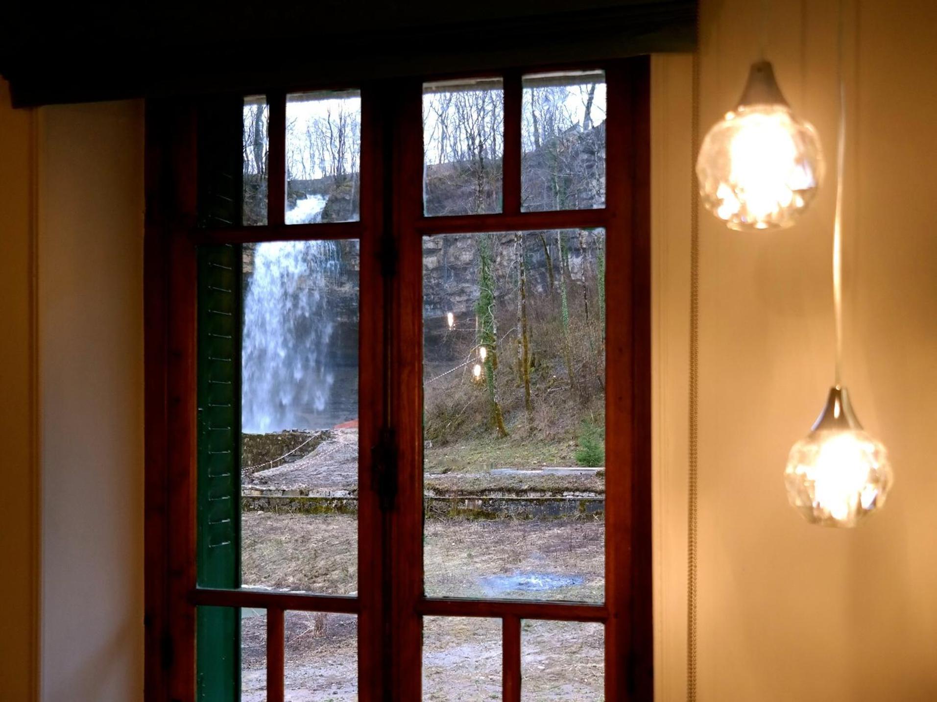 Au Moulin Des Fees - Maison D'Hotes Cascades Du Herisson Bonlieu Room photo