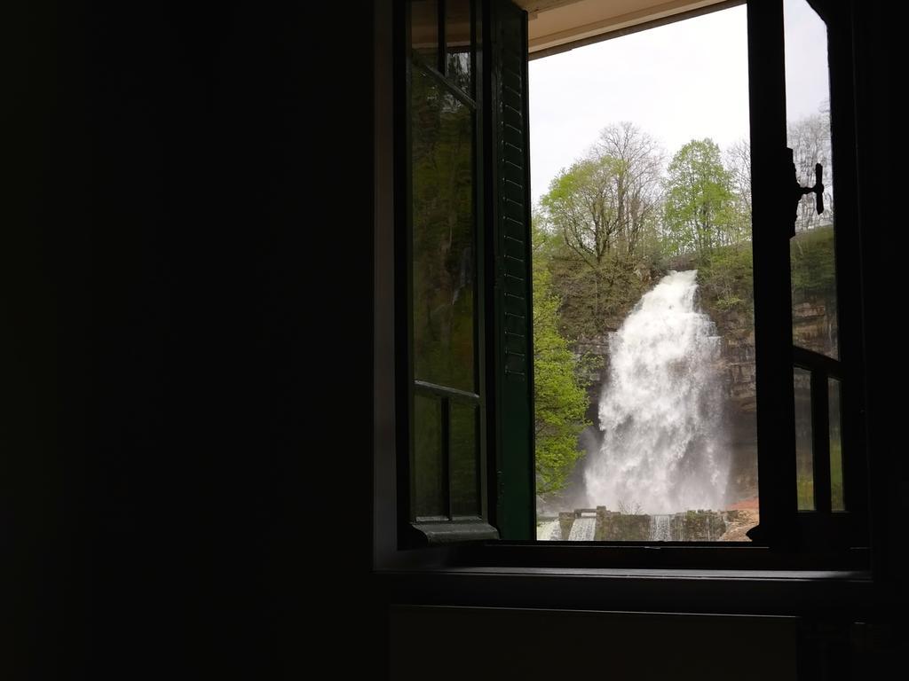 Au Moulin Des Fees - Maison D'Hotes Cascades Du Herisson Bonlieu Room photo